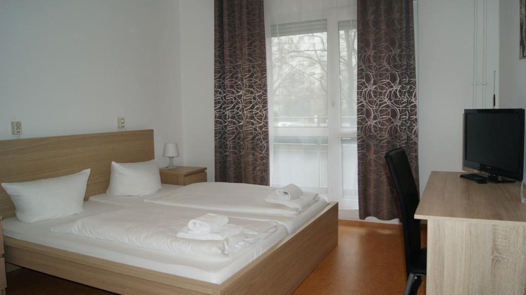 Hotel Pension Eberty Berlin Zewnętrze zdjęcie